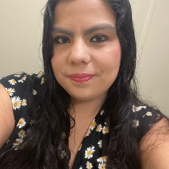 Meet your Posher, Angelique - Picture 5 of 12